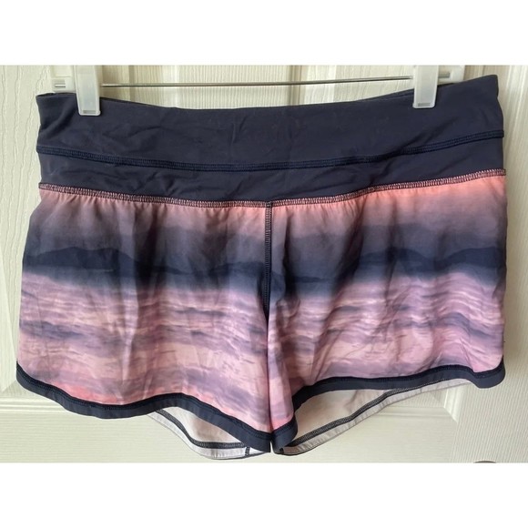 SUPER RARE Lululemon Beachscape Groovy Run Pink Purple Ombré Shorts Sz 8 unicorn - Picture 3 of 8